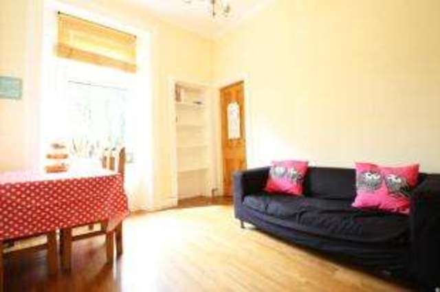 Image of 2 bedroom Flat for sale in Rosslyn Avenue Rutherglen Glasgow G73 at Rutherglen Glasgow Rutherglen, G73 3EX