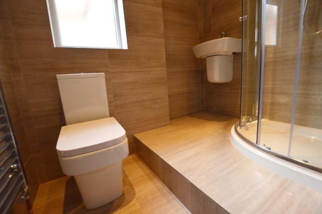  Image of 3 bedroom Apartment to rent in Rutland Gardens London N4 at London, N4 1JP