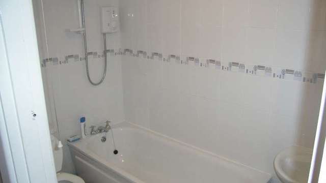  Image of 3 bedroom Detached house to rent in Hawthorn Close Salisbury SP2 at Salisbury, SP2 7EQ
