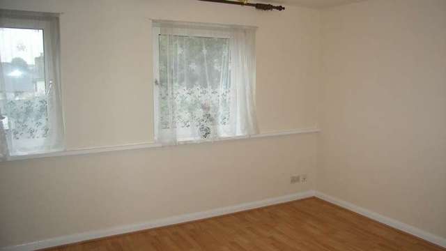  Image of 3 bedroom Detached house to rent in Hawthorn Close Salisbury SP2 at Salisbury, SP2 7EQ