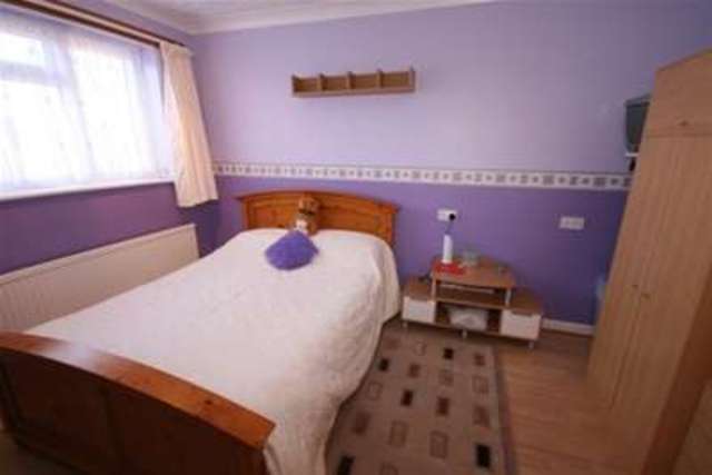  Image of 3 bedroom Detached house to rent in Hastings Avenue Seaford BN25 at Seaford, BN25 3LQ