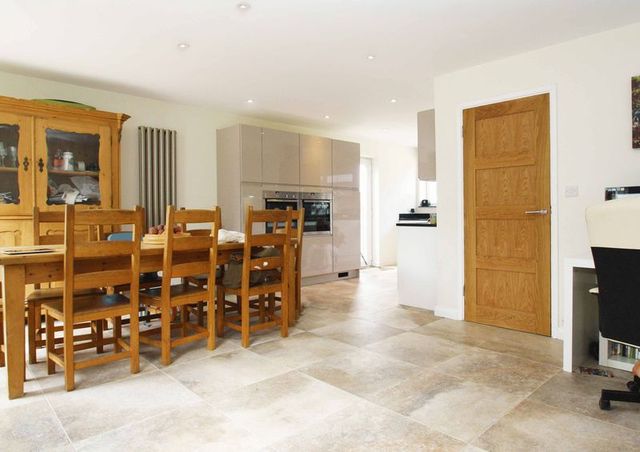  Image of 4 bedroom Detached house to rent in Lower Farm Close Shabbington Aylesbury HP18 at Lower Farm Close Shabbington Aylesbury, HP18 9HG