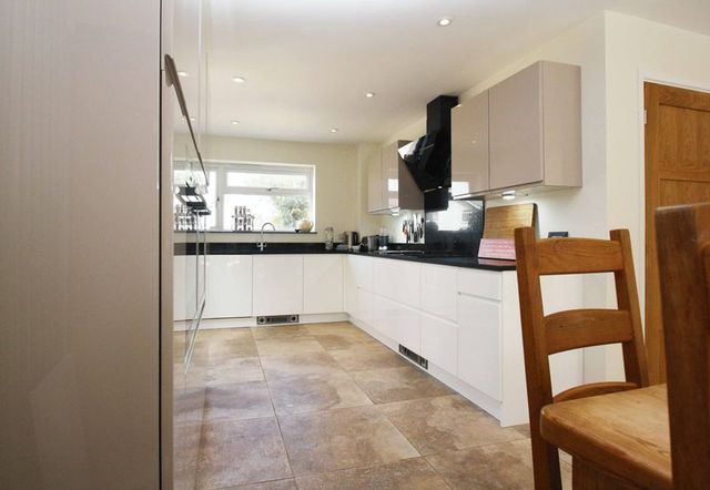  Image of 4 bedroom Detached house to rent in Lower Farm Close Shabbington Aylesbury HP18 at Lower Farm Close Shabbington Aylesbury, HP18 9HG