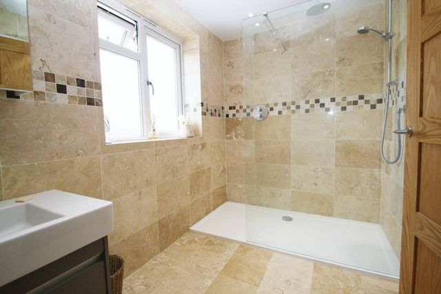  Image of 4 bedroom Detached house to rent in Lower Farm Close Shabbington Aylesbury HP18 at Lower Farm Close Shabbington Aylesbury, HP18 9HG