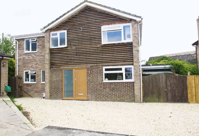  Image of 4 bedroom Detached house to rent in Lower Farm Close Shabbington Aylesbury HP18 at Lower Farm Close Shabbington Aylesbury, HP18 9HG