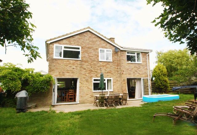  Image of 4 bedroom Detached house to rent in Lower Farm Close Shabbington Aylesbury HP18 at Lower Farm Close Shabbington Aylesbury, HP18 9HG