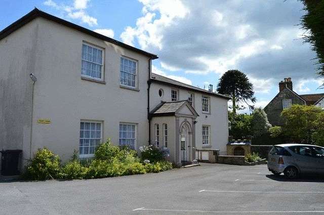  Image of 2 bedroom Flat for sale in Salisbury Road Shaftesbury SP7 at Salisbury Road  Shaftesbury, SP7 8ER