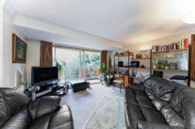  Image of 2 bedroom Flat for sale in Park Road Beckenham BR3 at 83 Park Road Beckenham Beckenham, BR3 1QQ