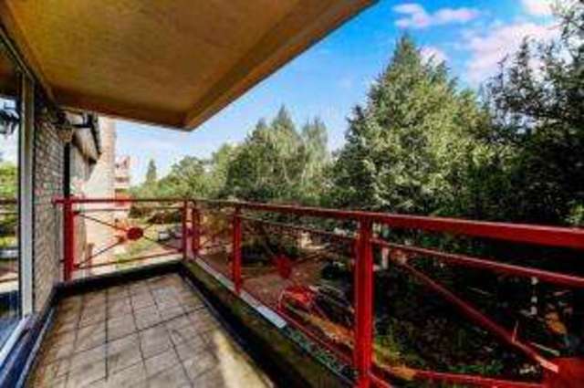  Image of 2 bedroom Flat for sale in Park Road Beckenham BR3 at 83 Park Road Beckenham Beckenham, BR3 1QQ