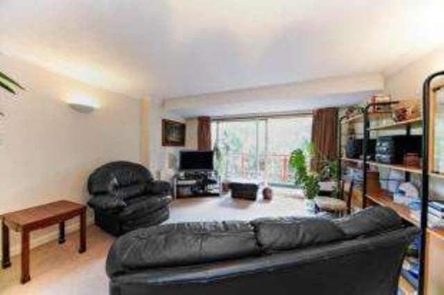  Image of 2 bedroom Flat for sale in Park Road Beckenham BR3 at 83 Park Road Beckenham Beckenham, BR3 1QQ