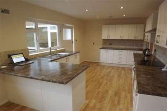  Image of 3 bedroom Bungalow to rent in Shirley Road Nottingham NG3 at Nottingham, NG3 5DA