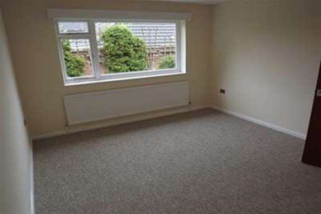  Image of 3 bedroom Bungalow to rent in Shirley Road Nottingham NG3 at Nottingham, NG3 5DA