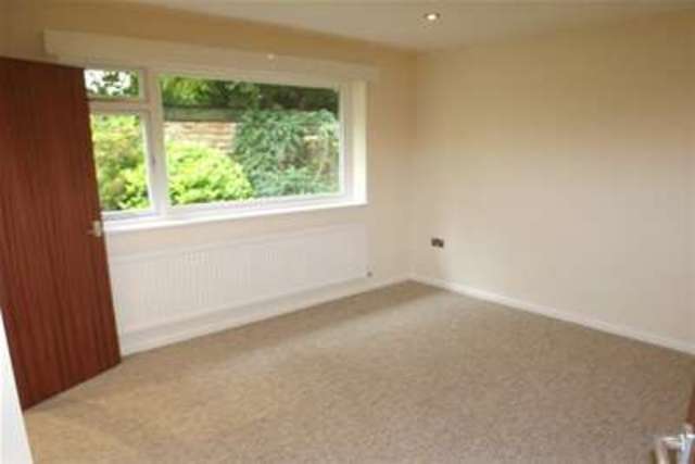  Image of 3 bedroom Bungalow to rent in Shirley Road Nottingham NG3 at Nottingham, NG3 5DA