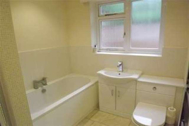  Image of 3 bedroom Bungalow to rent in Shirley Road Nottingham NG3 at Nottingham, NG3 5DA