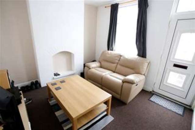  Image of 2 bedroom Terraced house to rent in Shrewsbury Road Nottingham NG2 at Nottingham, NG2 4HN