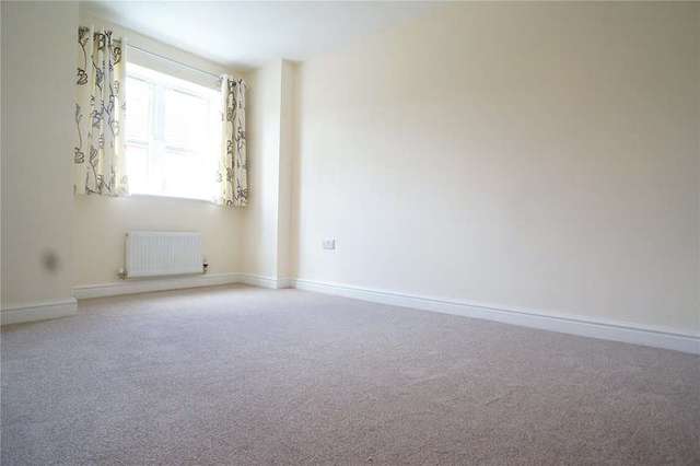  Image of 3 bedroom Terraced house to rent in Silver Streak Way Strood Rochester ME2 at Rochester Kent Cuxton, ME2 2GY