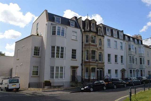 Image of 1 bedroom Flat to rent in Sion Hill Clifton Bristol BS8 at Sion Hill  Bristol, BS8 4AZ