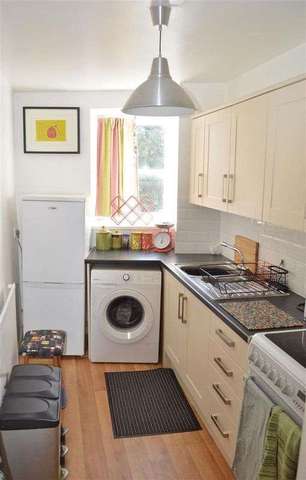  Image of 1 bedroom Flat to rent in Sion Hill Clifton Bristol BS8 at Sion Hill  Bristol, BS8 4AZ
