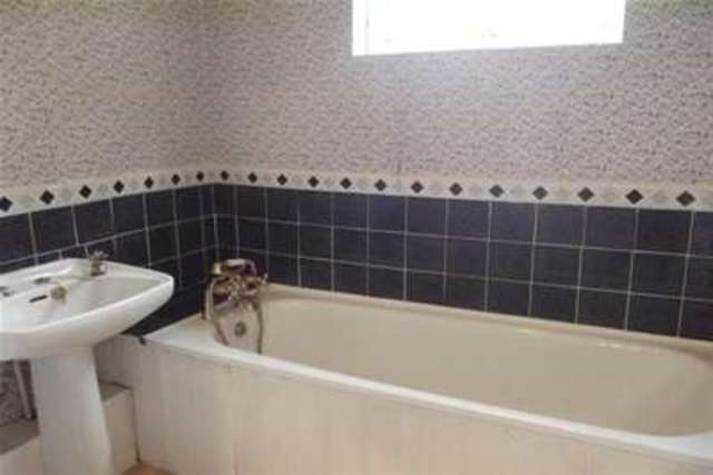  Image of 1 bedroom Maisonette to rent in Slimbridge Close Redditch B97 at Redditch, B97 5XL