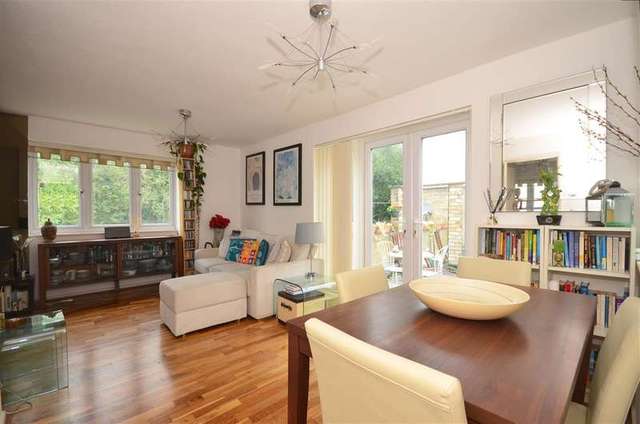  Image of 2 bedroom Town House for sale in Sloane Walk Croydon CR0 at Shirley Surrey Croydon, CR0 7NX