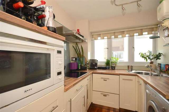  Image of 2 bedroom Town House for sale in Sloane Walk Croydon CR0 at Shirley Surrey Croydon, CR0 7NX