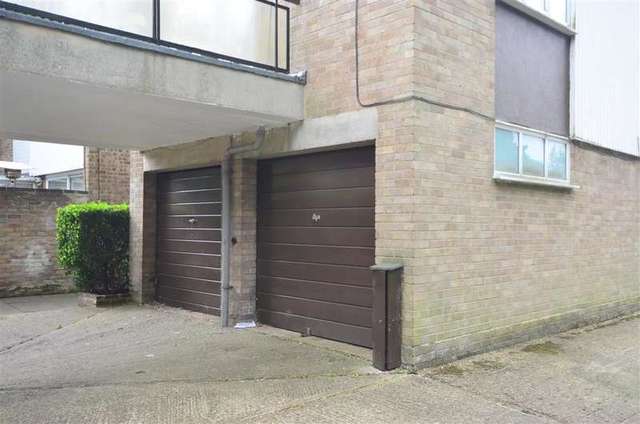  Image of 2 bedroom Town House for sale in Sloane Walk Croydon CR0 at Shirley Surrey Croydon, CR0 7NX