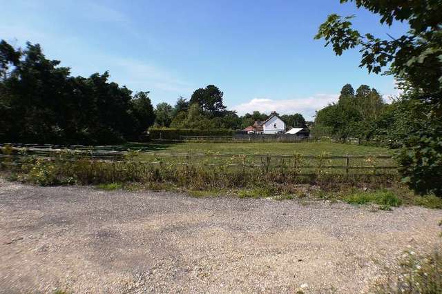  Image of 3 bedroom Detached house to rent in Sopley Christchurch BH23 at Christchurch, BH23 7AZ