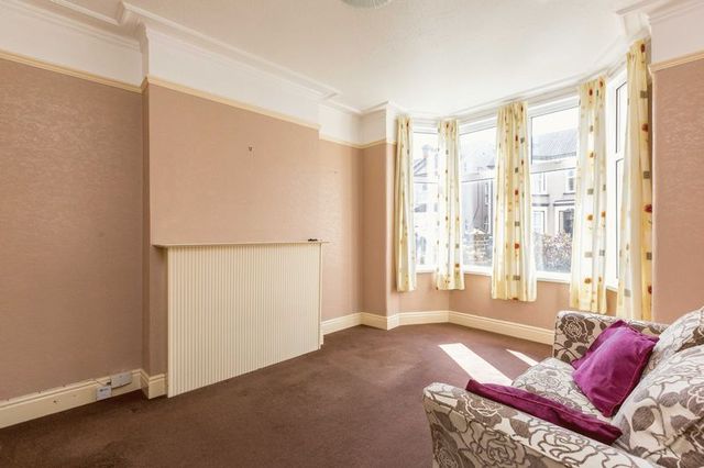  Image of 3 bedroom Terraced house for sale in South Avenue Southend-on-Sea SS2 at South Avenue  Southend-On-Sea, SS2 5JA