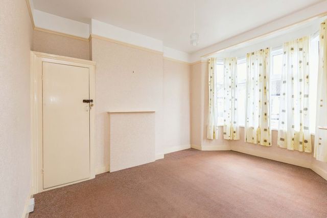  Image of 3 bedroom Terraced house for sale in South Avenue Southend-on-Sea SS2 at South Avenue  Southend-On-Sea, SS2 5JA