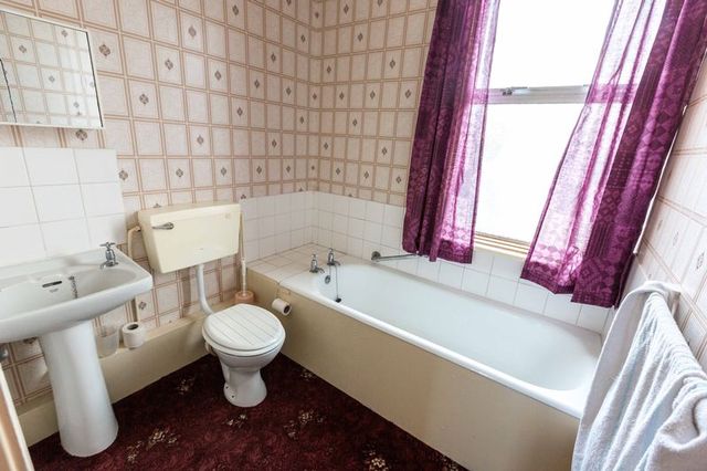  Image of 3 bedroom Terraced house for sale in South Avenue Southend-on-Sea SS2 at South Avenue  Southend-On-Sea, SS2 5JA