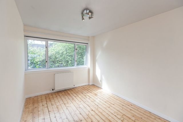  Image of 3 bedroom Detached house to rent in Southfield Farm Grove Edinburgh EH15 at Duddingston Edinburgh Edinburgh, EH15 1SR