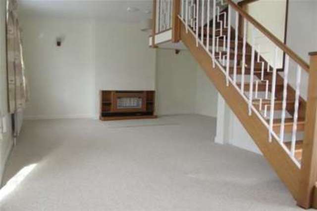  Image of 3 bedroom Bungalow to rent in Southfield Road Shepton Mallet BA4 at Shepton Mallet, BA4 5XG