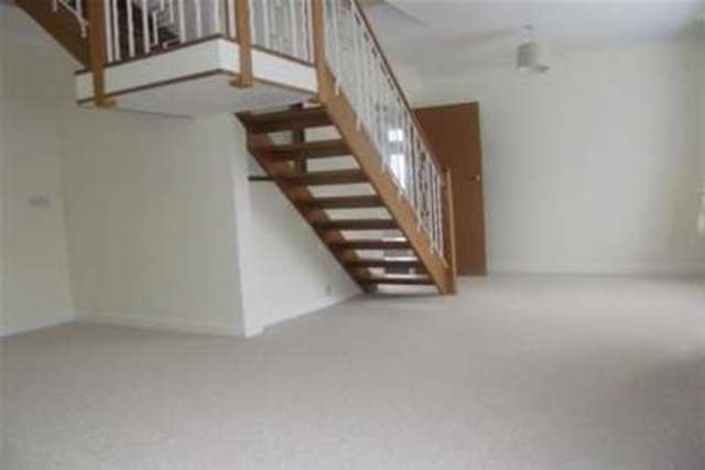  Image of 3 bedroom Bungalow to rent in Southfield Road Shepton Mallet BA4 at Shepton Mallet, BA4 5XG