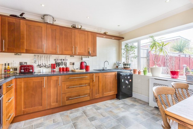  Image of 4 bedroom Terraced house for sale in Southwood Road Hayling Island PO11 at Southwood Road  Hayling Island, PO11 9QE