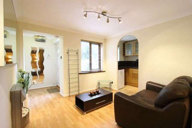  Image of 1 bedroom Flat for sale in Spring Grove Hull HU3 at Spring Grove  Hull, HU3 1JZ