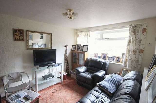  Image of 3 bedroom Terraced house for sale in Devon Road Luton LU2 at Devon Road  Luton, LU2 0RY
