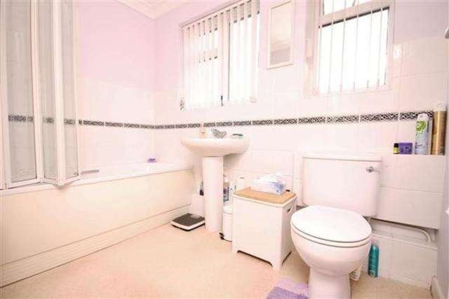  Image of 2 bedroom Flat for sale in Sea Lane Ferring Worthing BN12 at Ferring, BN12 5HE