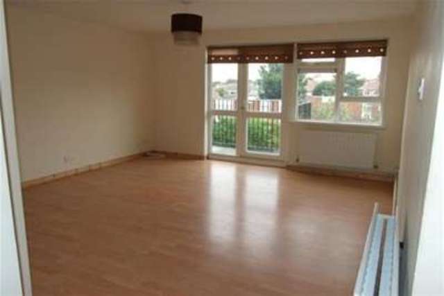  Image of 1 bedroom Flat to rent in Victoria Avenue Southend-on-Sea SS2 at Southend-on-Sea, SS2 6NF