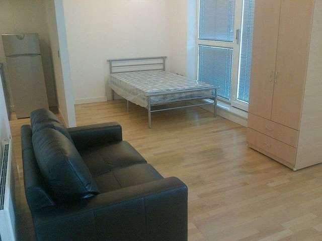  Image of Flat to rent in St. Marys Road Sheffield S2 at 79 St Marys Road  Sheffield, S2 4AU