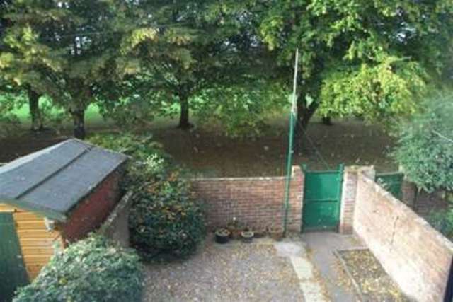  Image of 3 bedroom Terraced house to rent in Wellington Road St. Thomas Exeter EX2 at Exeter, EX2 9DX
