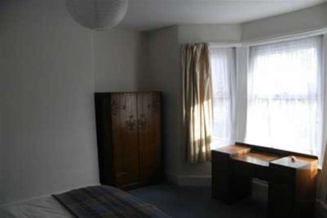  Image of 3 bedroom Terraced house to rent in Wellington Road St. Thomas Exeter EX2 at Exeter, EX2 9DX