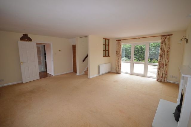  Image of 4 bedroom Detached house to rent in Ligo Avenue Stoke Mandeville Aylesbury HP22 at Ligo Avenue Stoke Mandeville Aylesbury, HP22 5TY