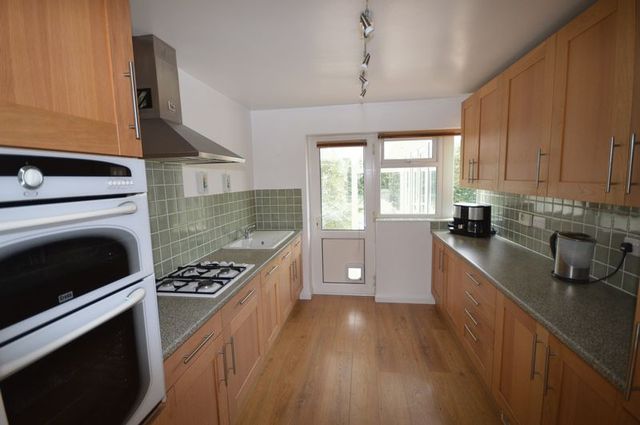  Image of 4 bedroom Detached house to rent in Ligo Avenue Stoke Mandeville Aylesbury HP22 at Ligo Avenue Stoke Mandeville Aylesbury, HP22 5TY