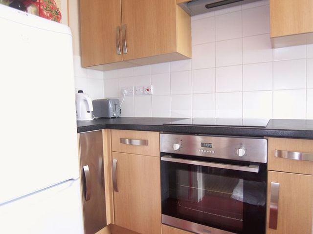  Image of Flat for sale in Farm Lane London SW6 at Farm Lane  London, SW6 1PS
