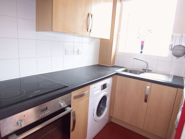  Image of Flat for sale in Farm Lane London SW6 at Farm Lane  London, SW6 1PS