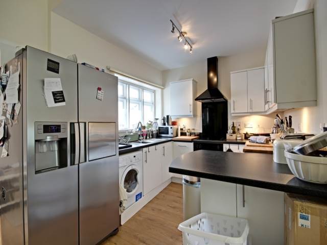  Image of 2 bedroom Apartment to rent in Althorp Road St. Albans AL1 at Althorp Road  St Albans, AL1 3PJ