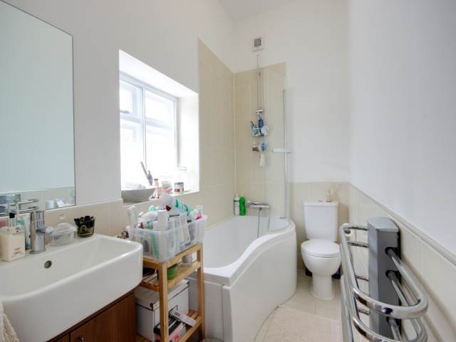  Image of 2 bedroom Apartment to rent in Althorp Road St. Albans AL1 at Althorp Road  St Albans, AL1 3PJ