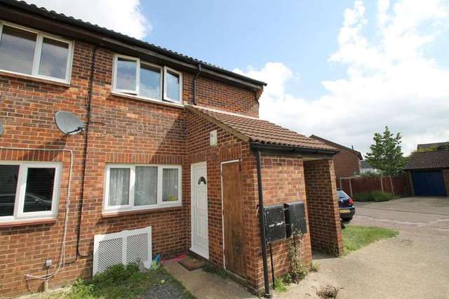  Image of Maisonette to rent in Sunkist Way Wallington SM6 at Wallington, SM6 9LQ