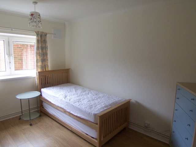  Image of 2 bedroom Apartment to rent in Sussex Place Southsea PO5 at Southsea, PO5 3EZ
