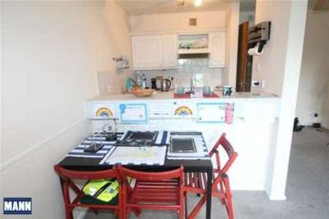  Image of 1 bedroom Flat to rent in Swallow Close Greenhithe DA9 at Greenhithe, DA9 9PT